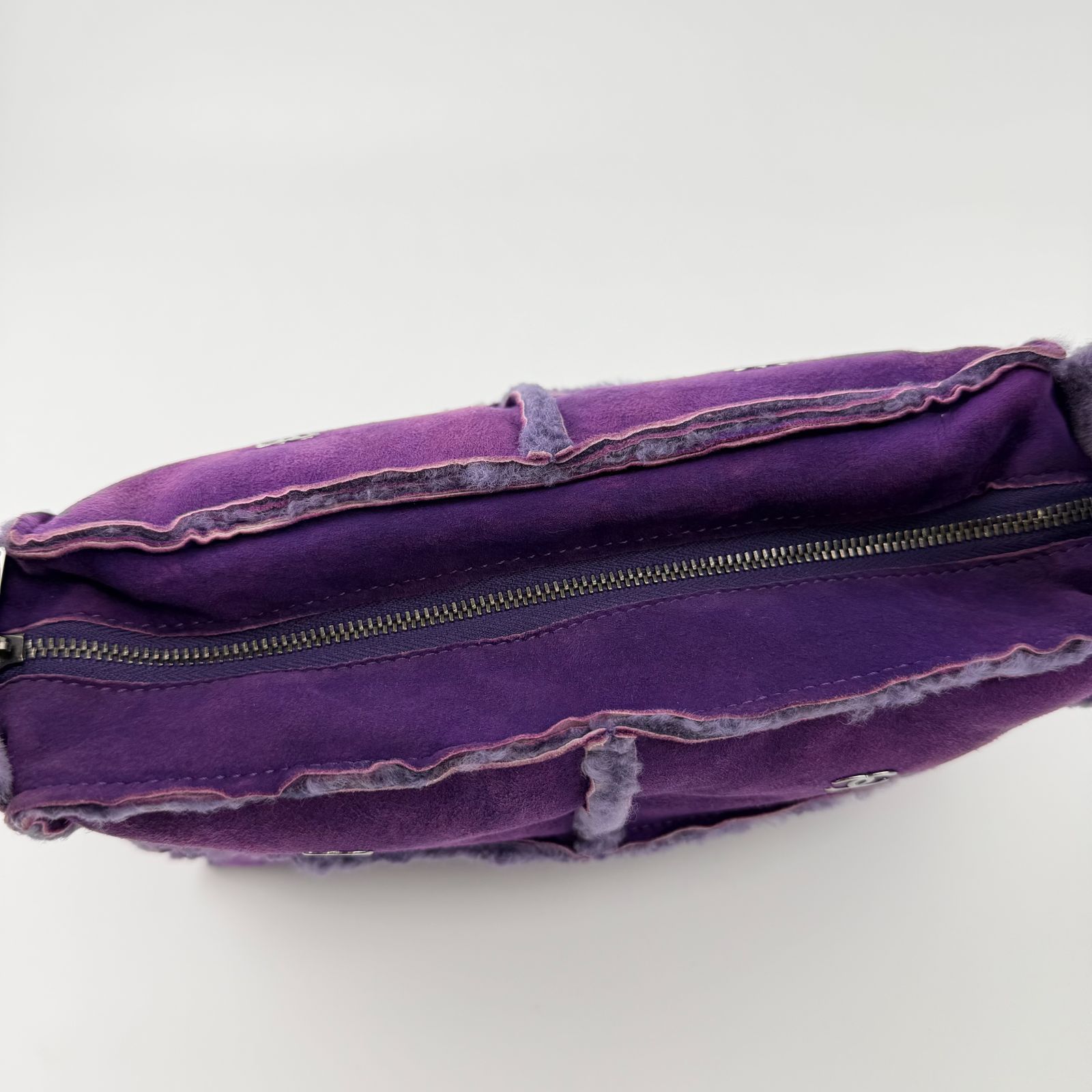 中古】CHANEL シャネル ショルダーバッグ ムートン スエード パープル 