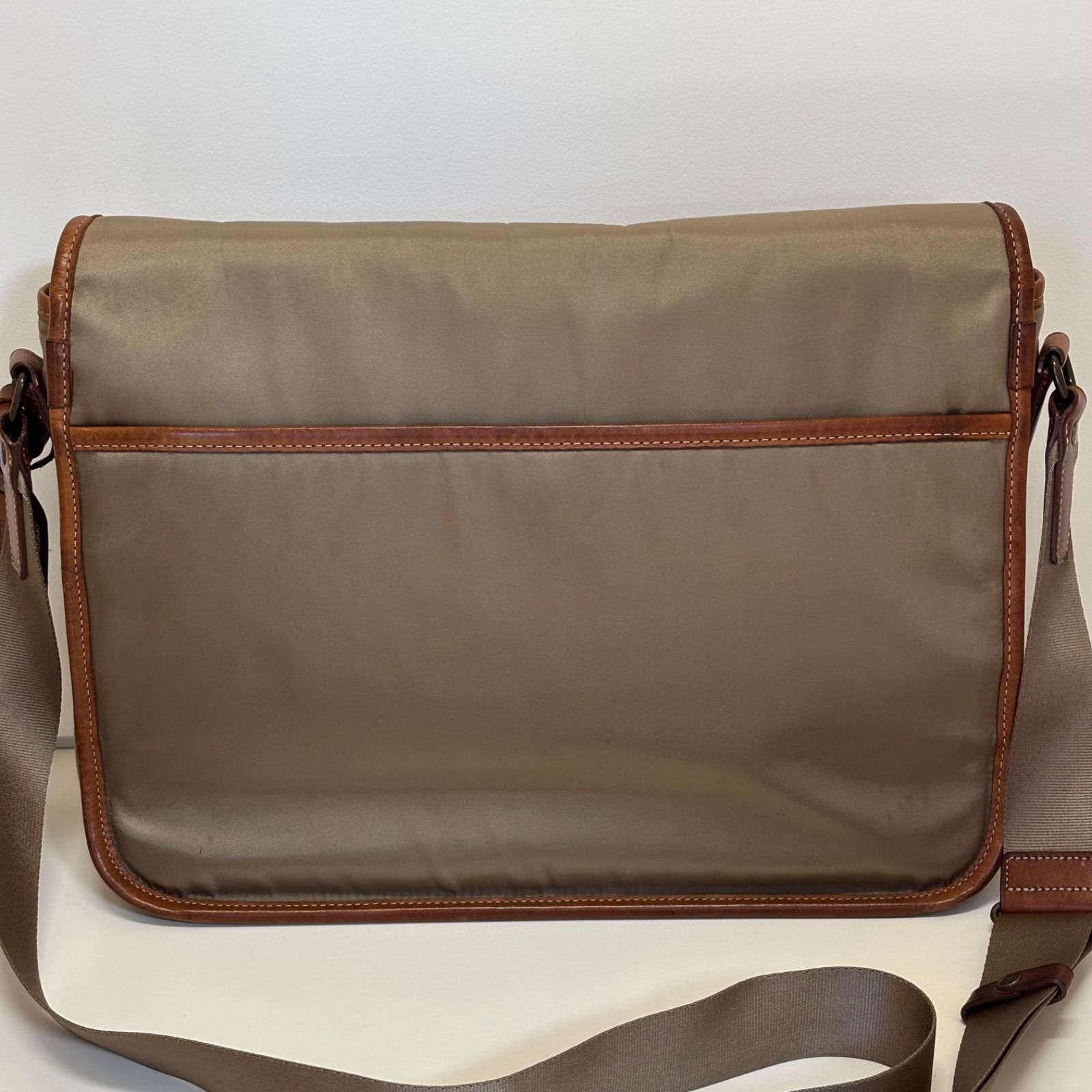 希少 PORTER 70周年記念 GLOW メッセンジャーバッグ カーキ 吉田カバン 