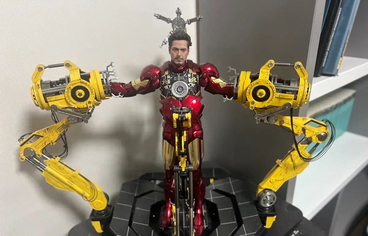 ホットトイズ アイアンマン マーク4 スーツアップ ゲントリ