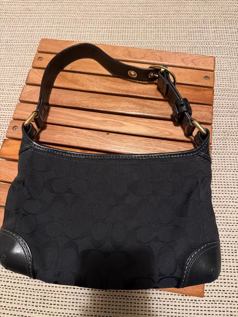 COACH シグネチャー ブラック ショルダーバッグ