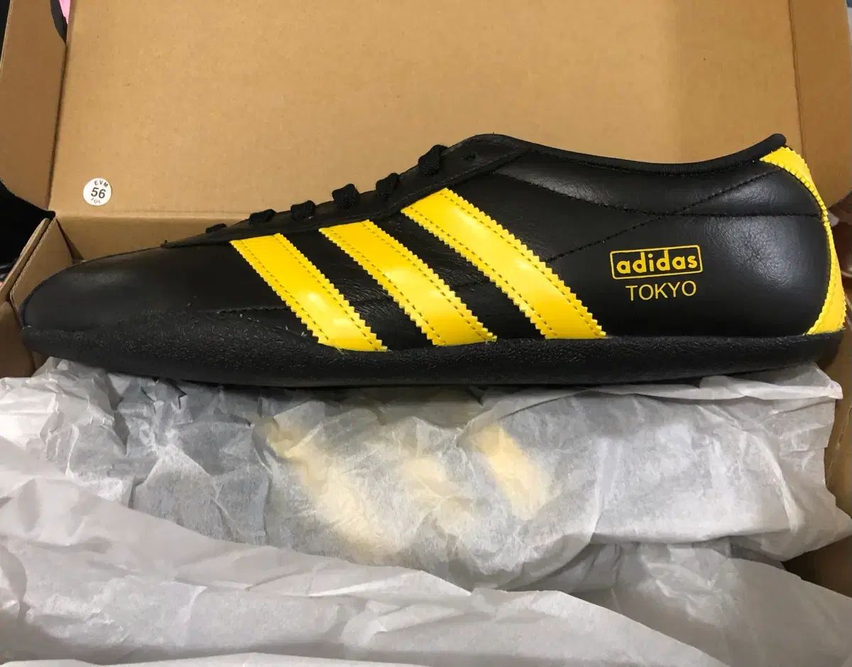adidas TOKYO 東京 ブラック/黄色 スニーカー W 275mm 10,884円