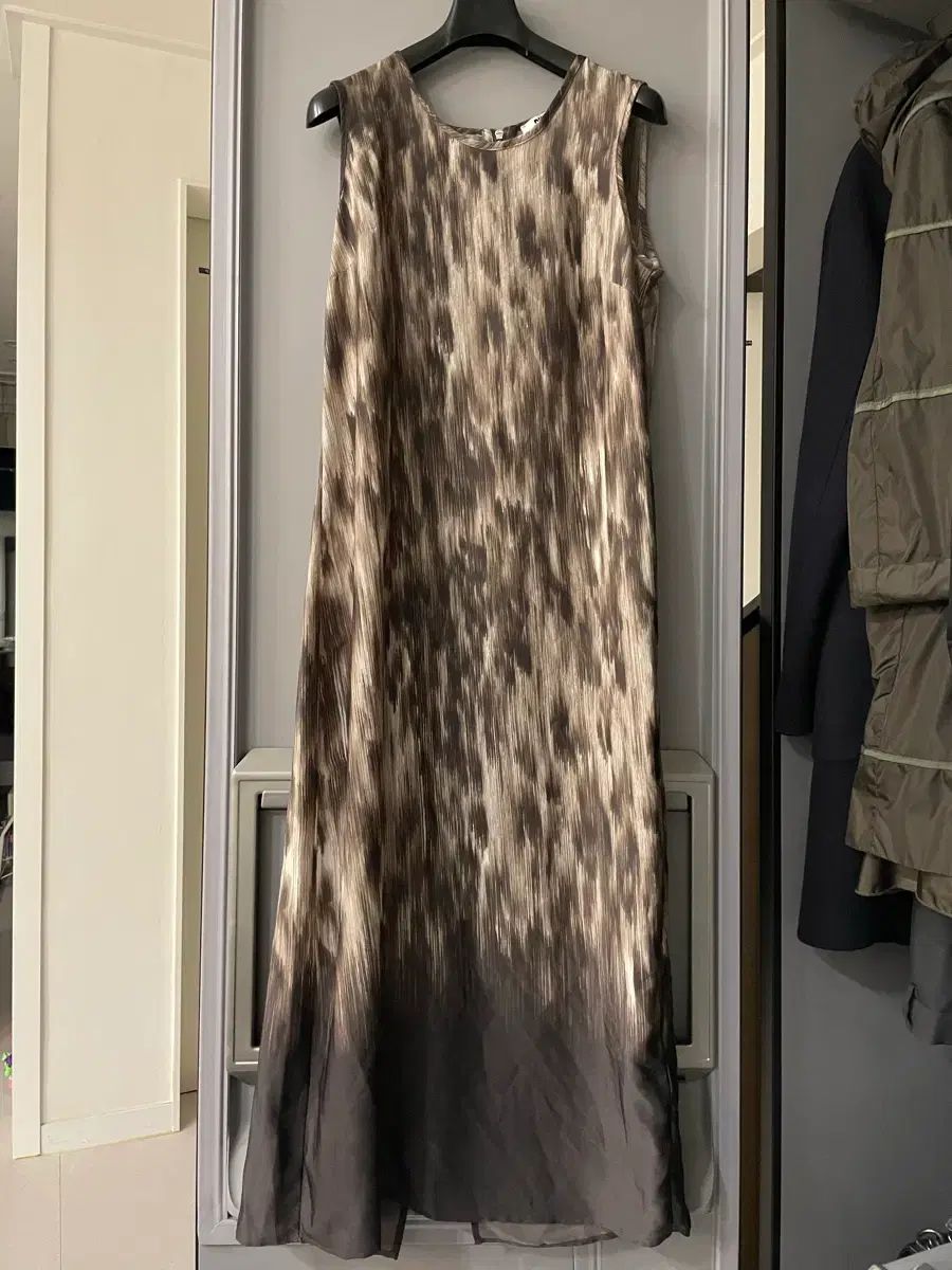 DKNY ロング ONE PIECE 8,380円