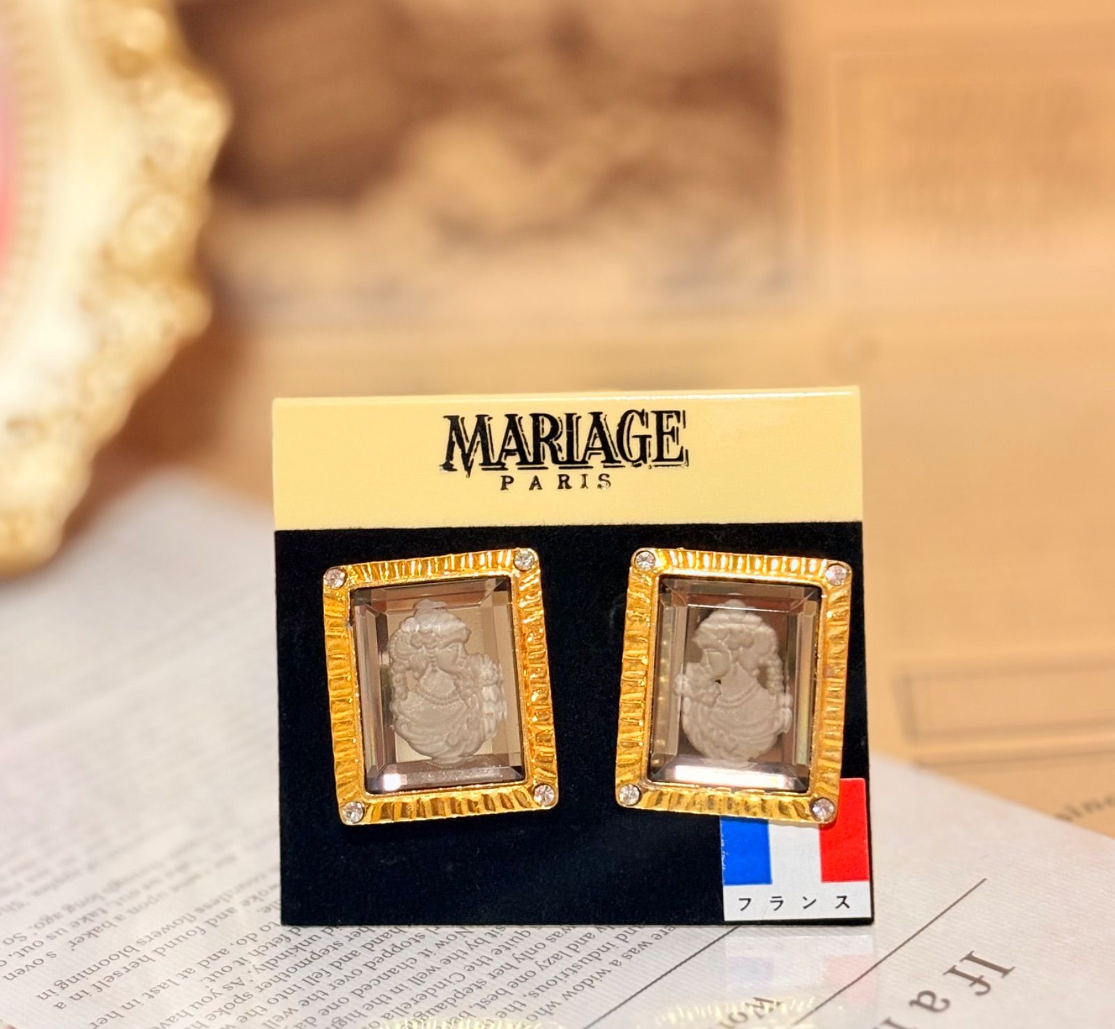 Vintage【フランス製】MARIAGE クリスタル・カメオ イヤリング