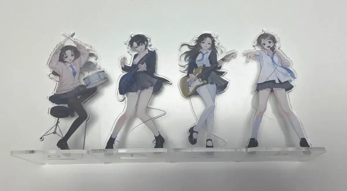 QWERアクリルスタンド