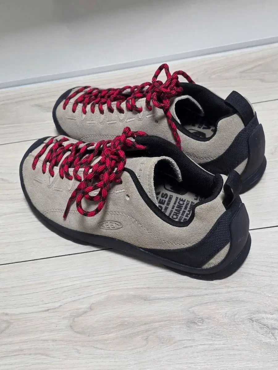 キーン KEEN ジャスパー スニーカー 245