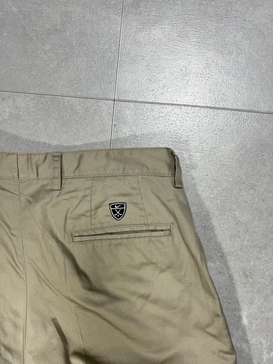 34 00s NIKE チノパンツ コットン パンツ ベージュ