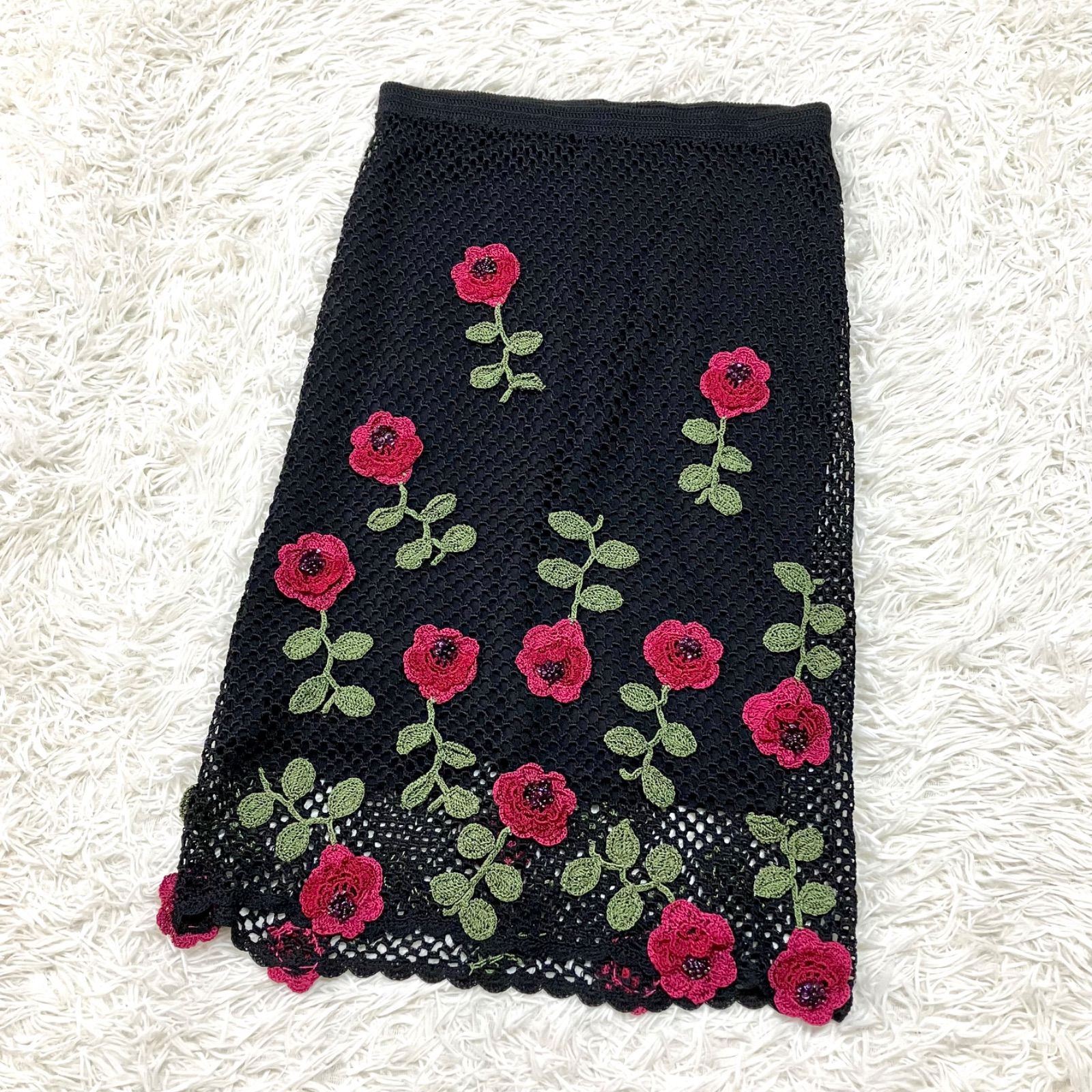 Karen Millen フラワーモチーフ付きの鍵編みスカート 花柄 ビーズ メッシュ編み 裏地付き インポート ブラック Ⅰサイズ