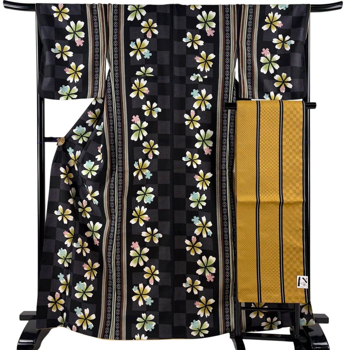【美品】 小紋 身丈165cm 裄丈66.5cm M 袷 名古屋帯セット 洗える着物 花 桜 黒 化繊 優品 【中古】