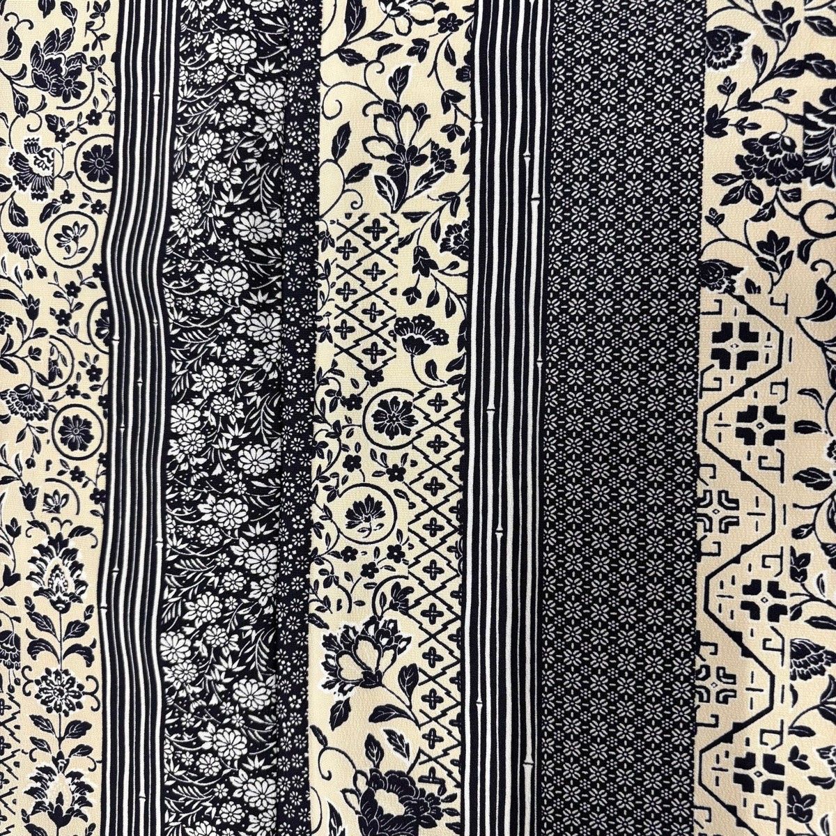 美品】 小紋 身丈158.5cm 裄丈65cm M 袷 森英恵 洗える着物 草花 縦縞