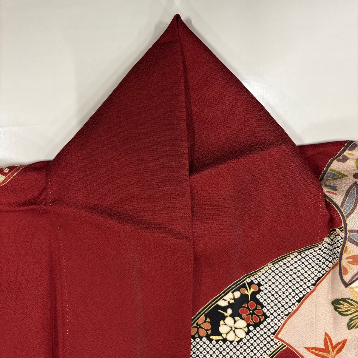 振袖 身丈168.5cm 裄丈67.5cm L 七宝 金糸金通し 朱色正絹名品 振袖 身丈169cm 裄丈70cm L 袷 熨斗 草花 金糸 金彩 赤 正絹 名品