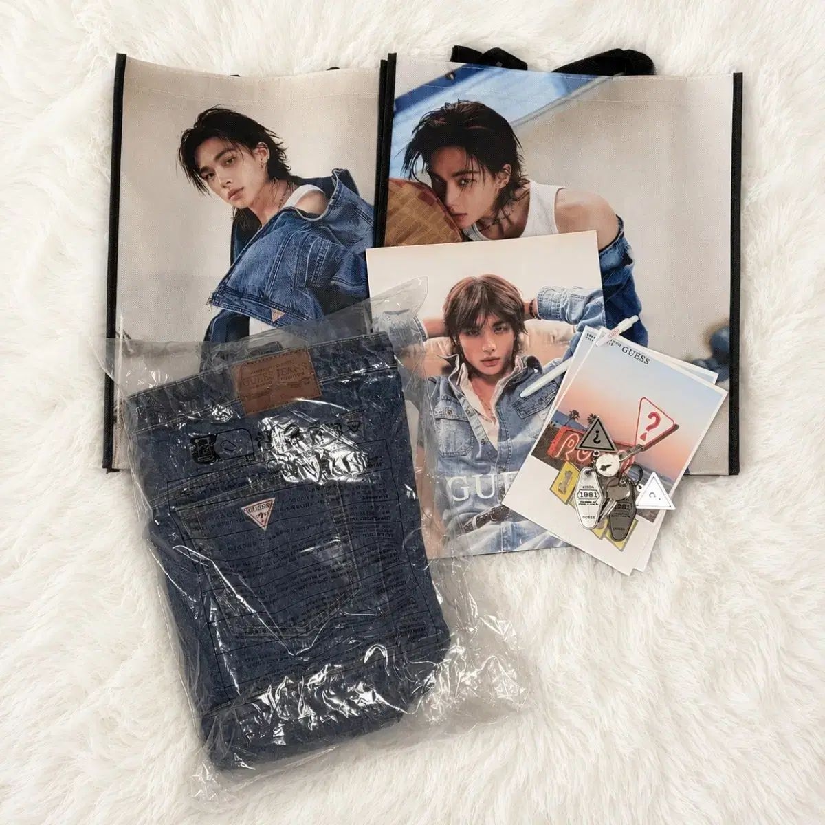 GUESS デニムバッグ ヒョンジン(HYUNJIN) GUESS ポップアップ 特典 デニムバッグ