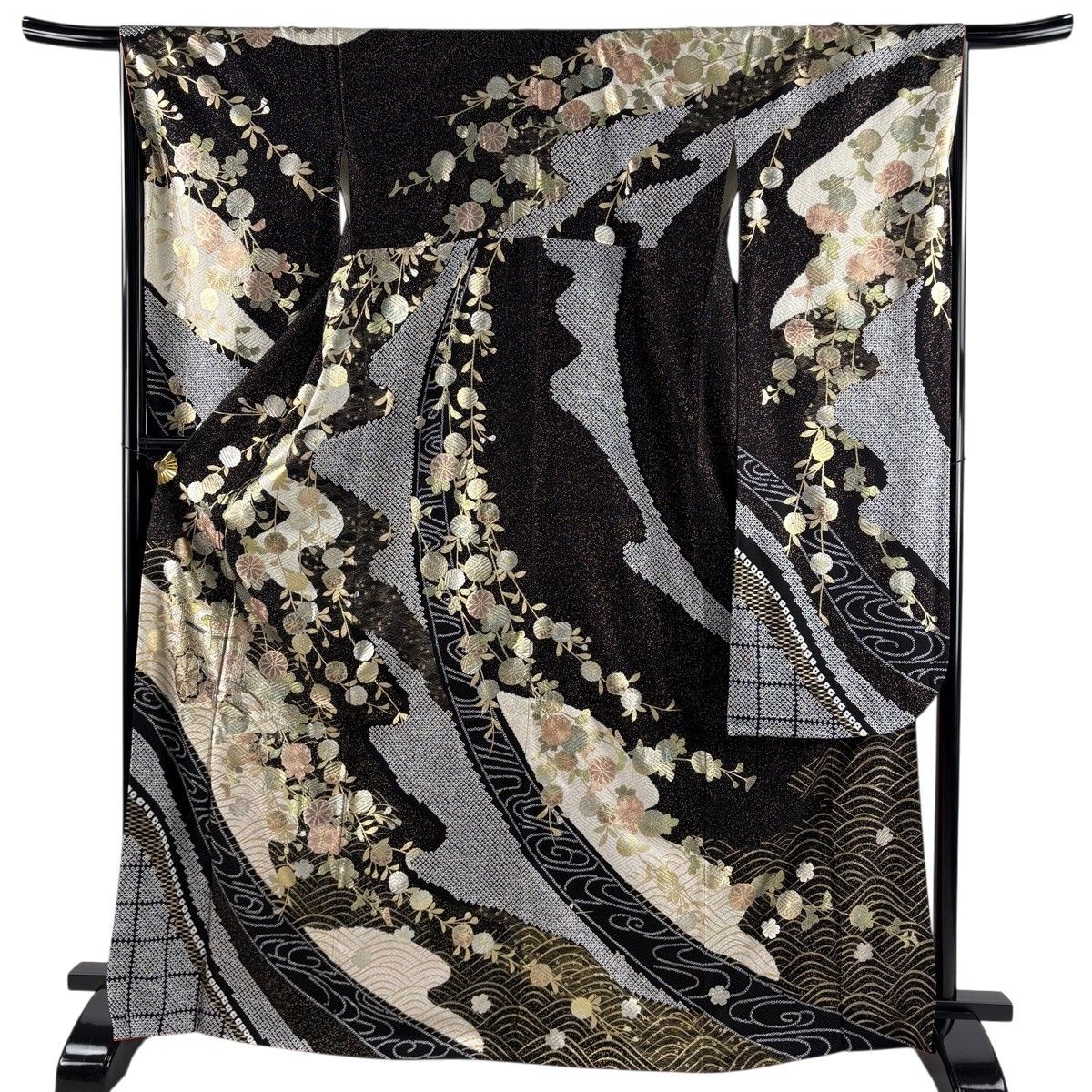 振袖 身丈169cm 裄丈67.5cm L 袷 御所車 菊 金銀彩 絞り 黒 正絹 名品 【中古】 13,536円