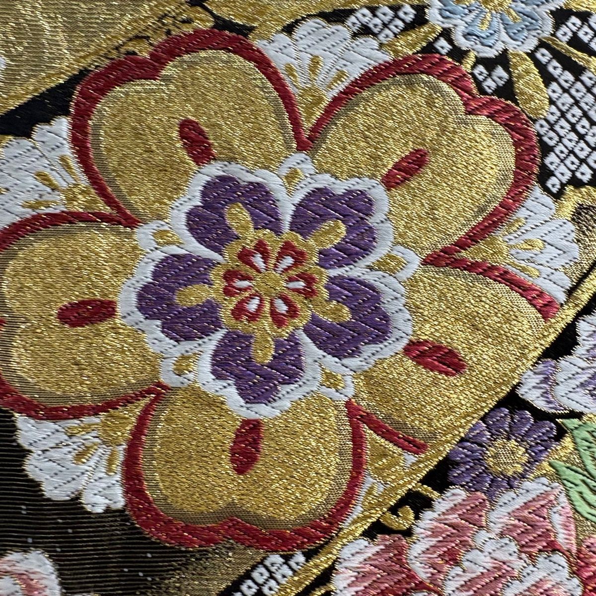 袋帯 逸品 草花 宝尽くし 刺繍 金糸 焦茶色 六通 正絹 中古 唐織 平和 