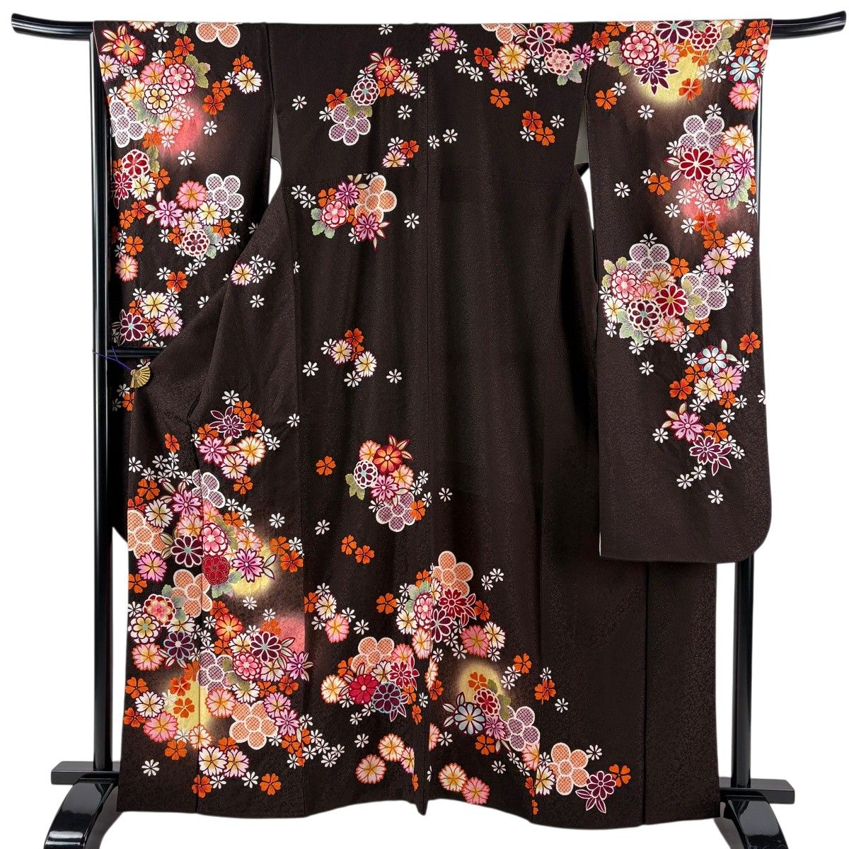 【美品】 振袖 身丈165cm 裄丈66.5cm M 袷 徳永憲峯 落款 草花 梅 金通し 金彩 焦茶色 正絹 逸品 【中古】