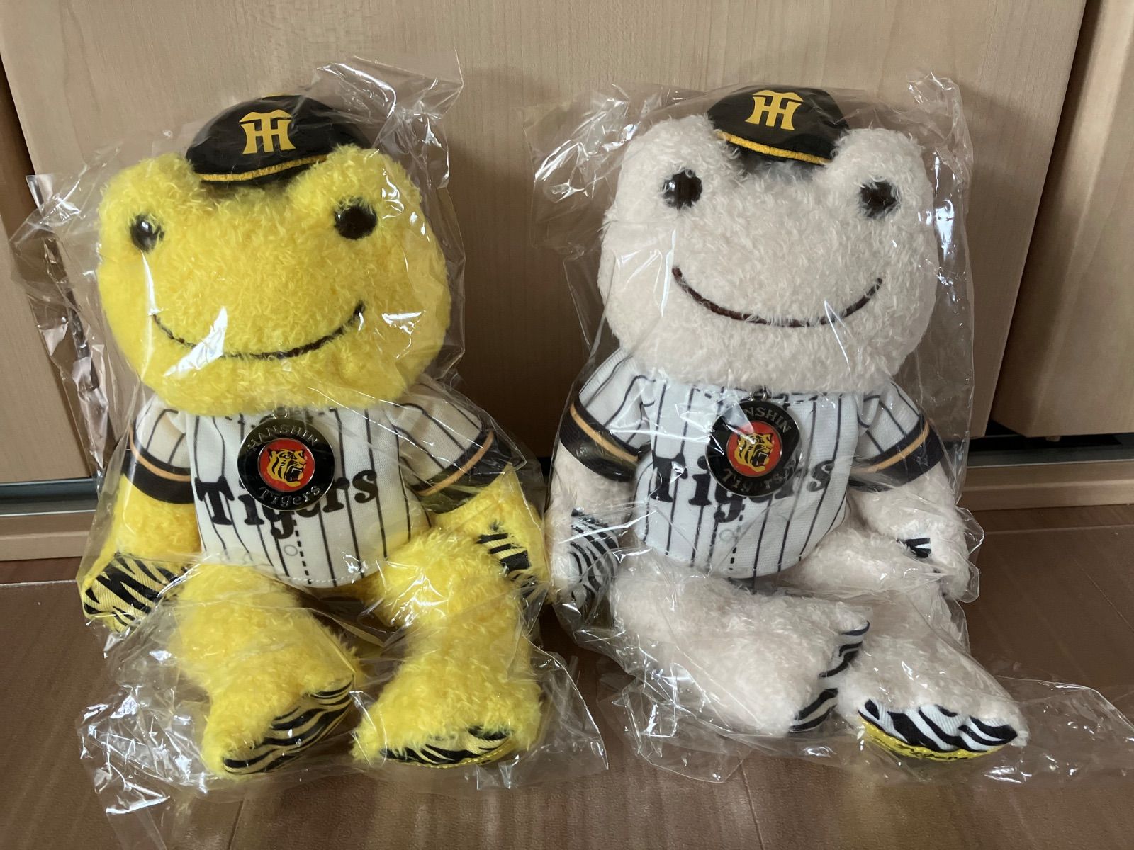 新品!かえるのピクルス 阪神タイガース コラボ ビーンドール 白&黄色2体セット 新品!かえるのピクルス 阪神タイガース コラボ ビーンドール 白&黄色2体セット
