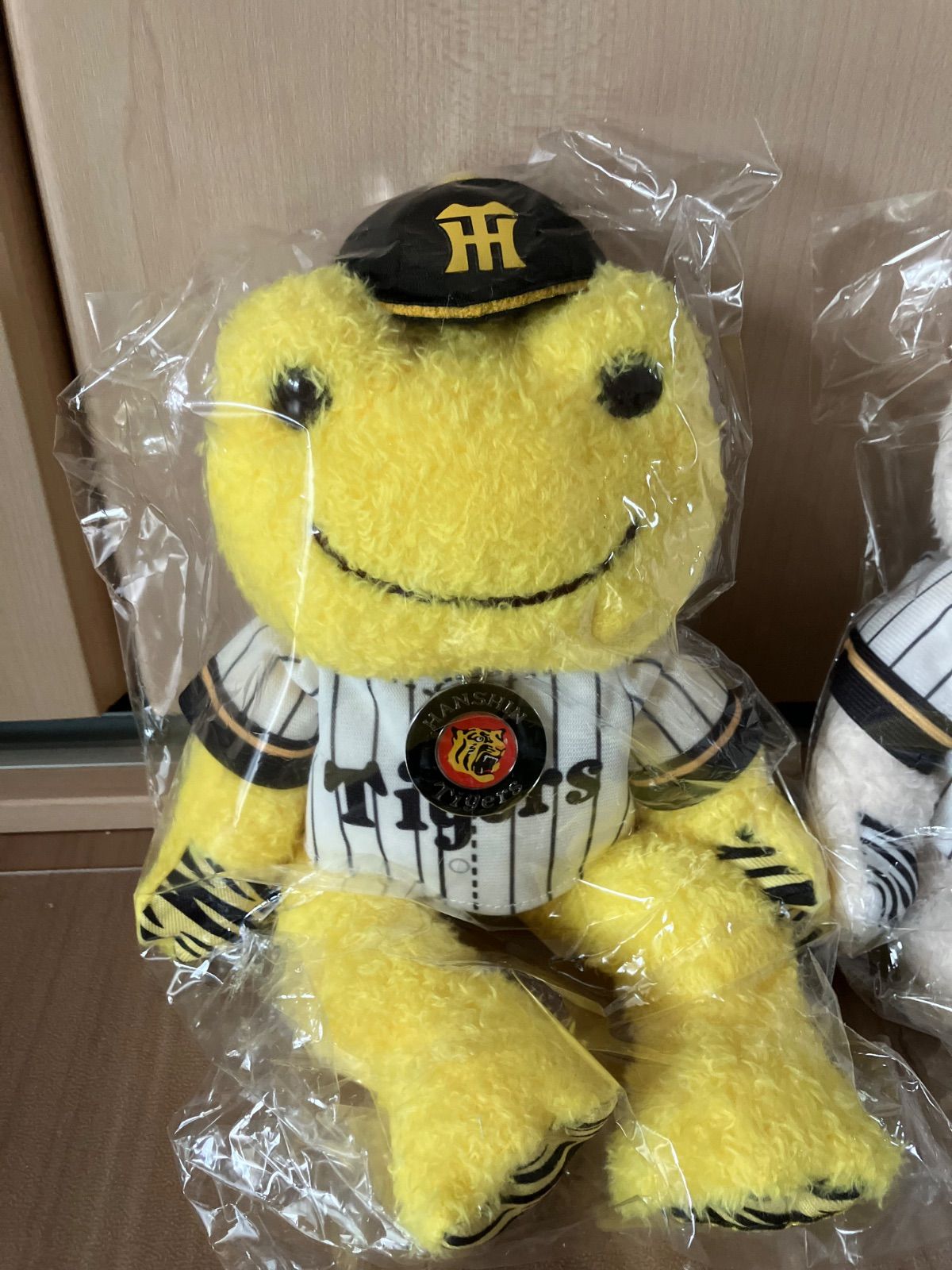 新品！かえるのピクルス 阪神タイガース コラボ ビーンドール 白＆黄色