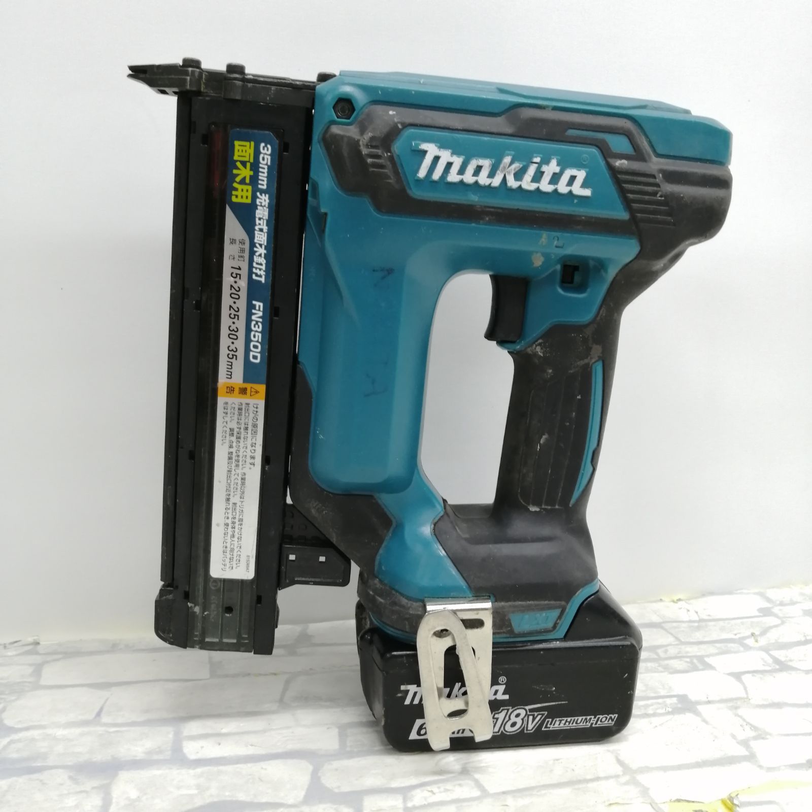 【動作品】マキタ 充電式面木釘打ち FN350D バッテリー付き M2229-hp4yr