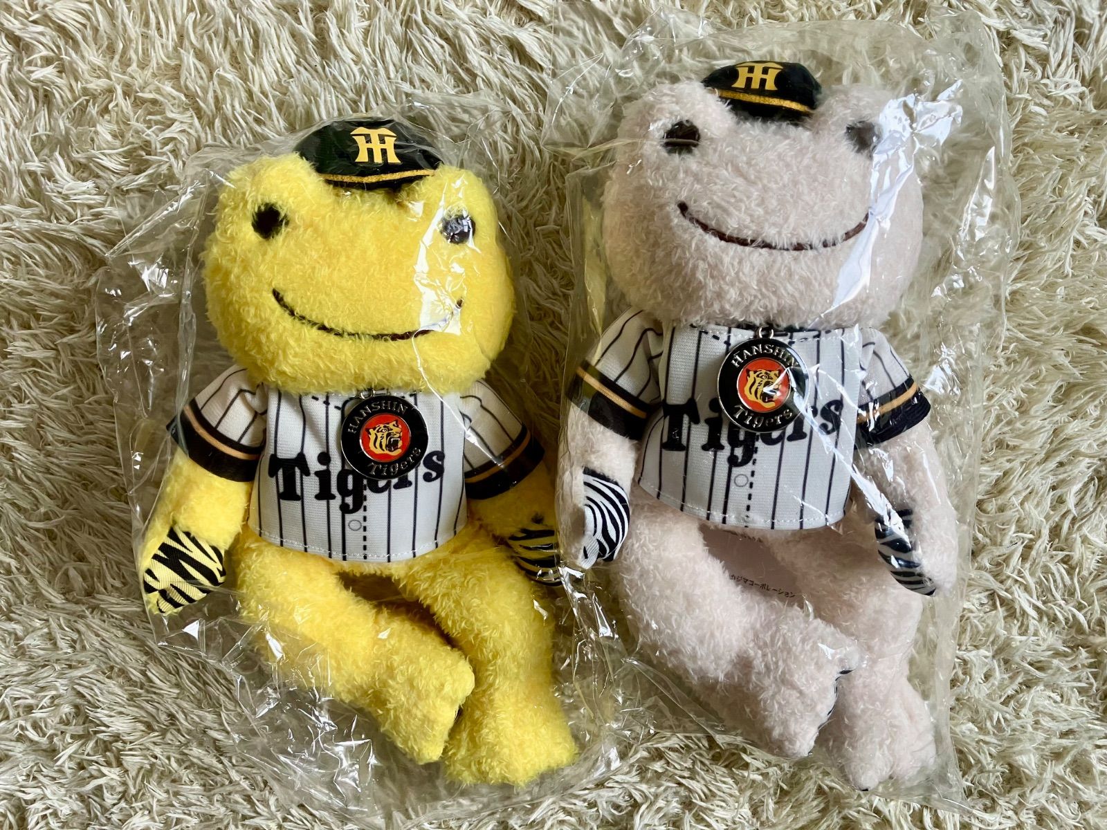 新品!かえるのピクルス 阪神タイガース コラボ ビーンドール 白&黄色2体セット 新品!かえるのピクルス 阪神タイガース コラボ ビーンドール 白&黄色2体セット