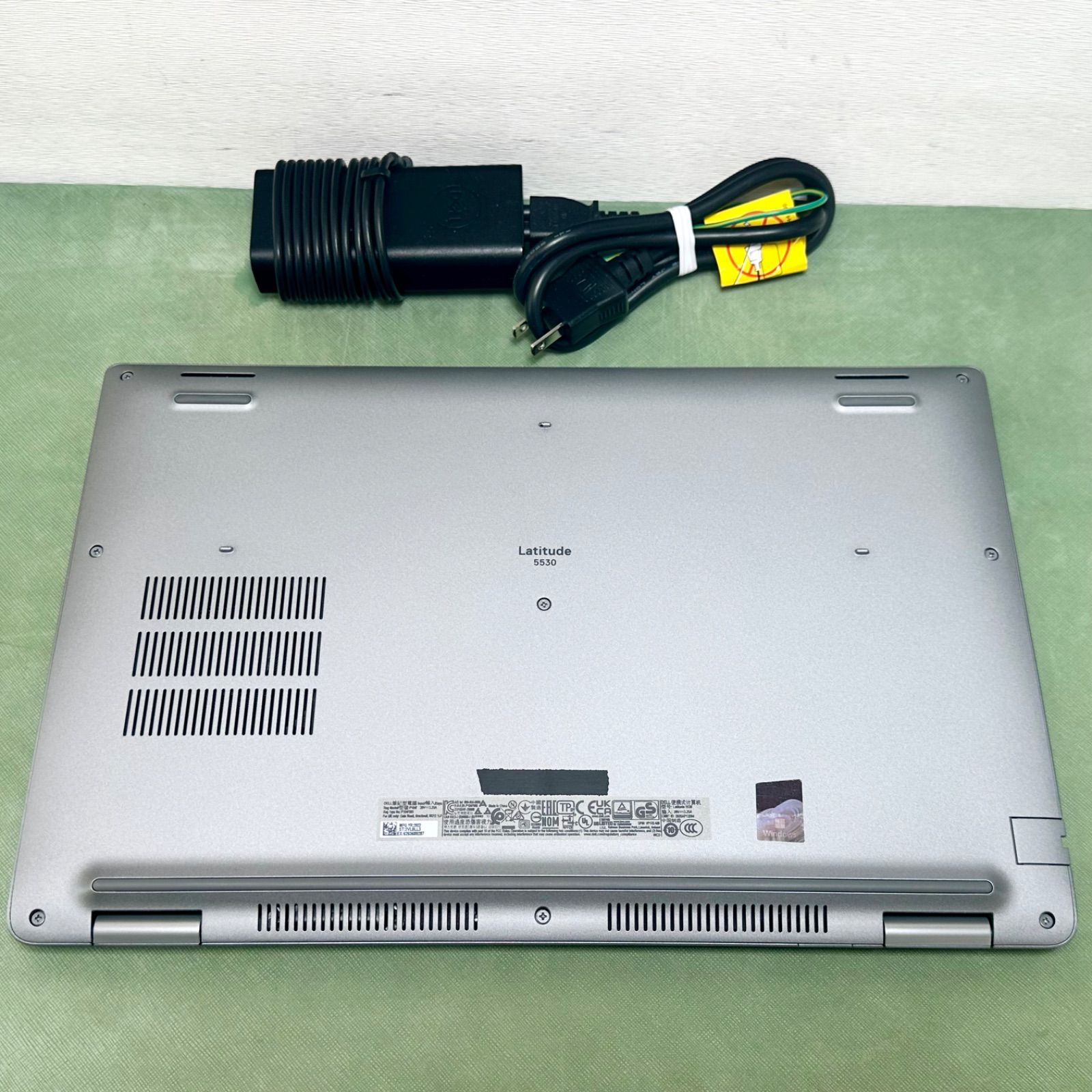 DELL Latitude 5530 第12世代 Core i5 SSD256GB - メルカリ