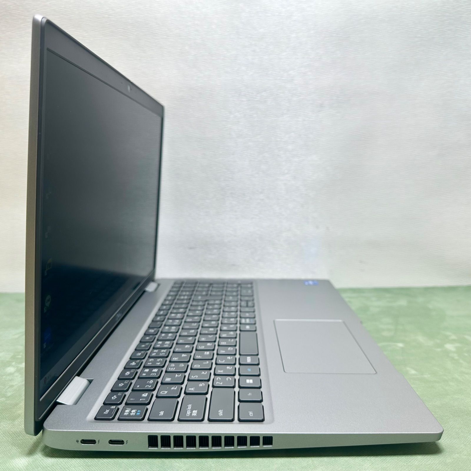 DELL Latitude 5530／15.6型 テンキー搭載／Core i5-1245U 第12世代