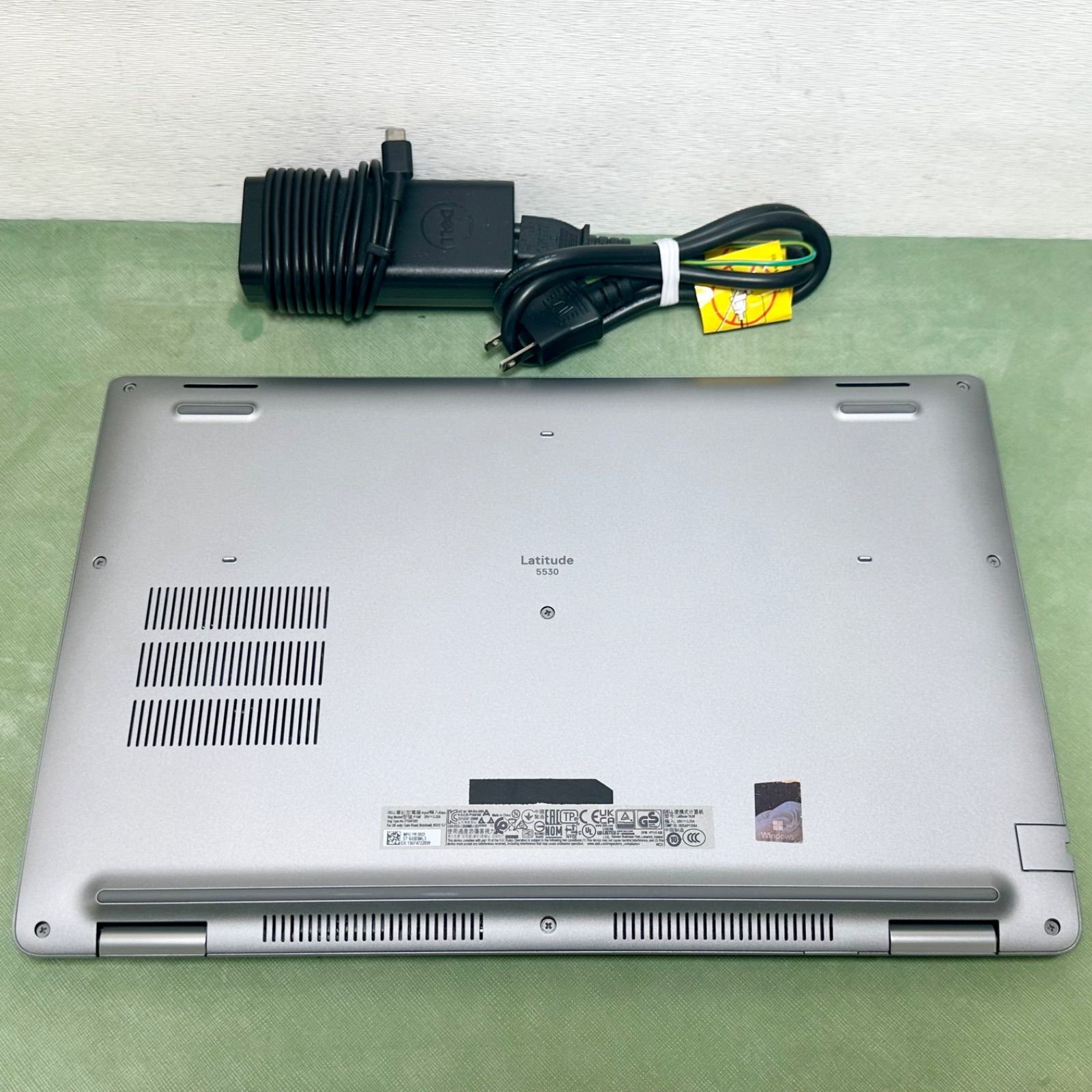 DELL Latitude 5530／15.6型 テンキー搭載／Core i5-1245U 第12世代