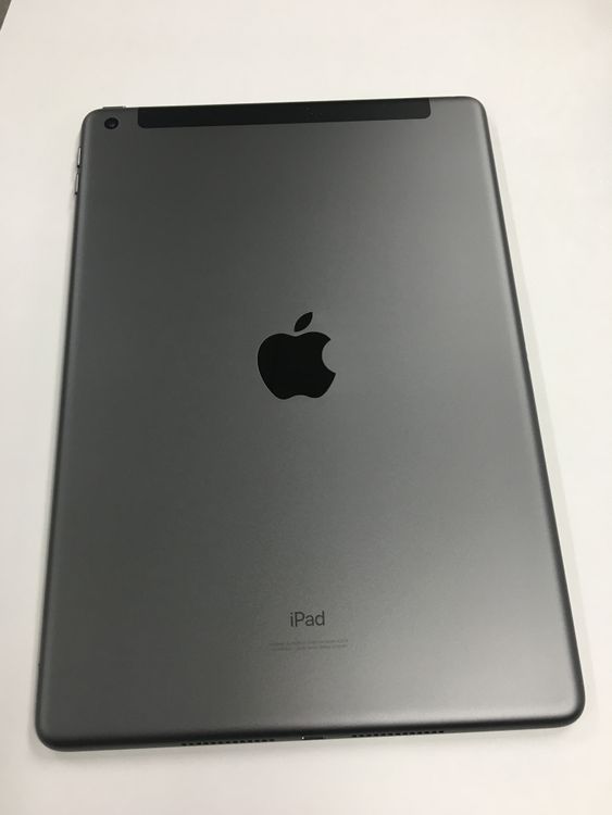 美品 電池88％ Apple iPad 10.2インチ (第8世代) 32GB スペースグレイ 