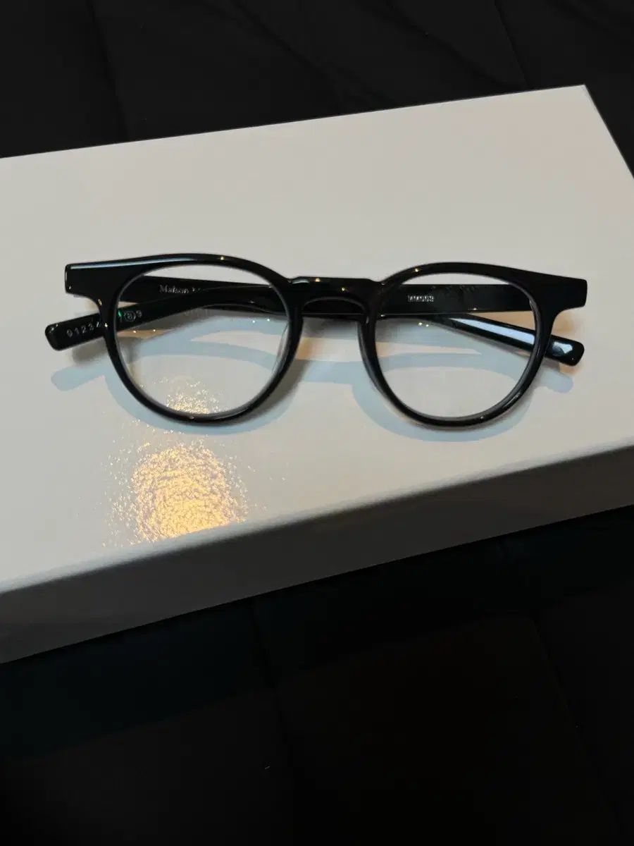 GENTLE MONSTER X Maison Margiela MM009 ブラック メガネ