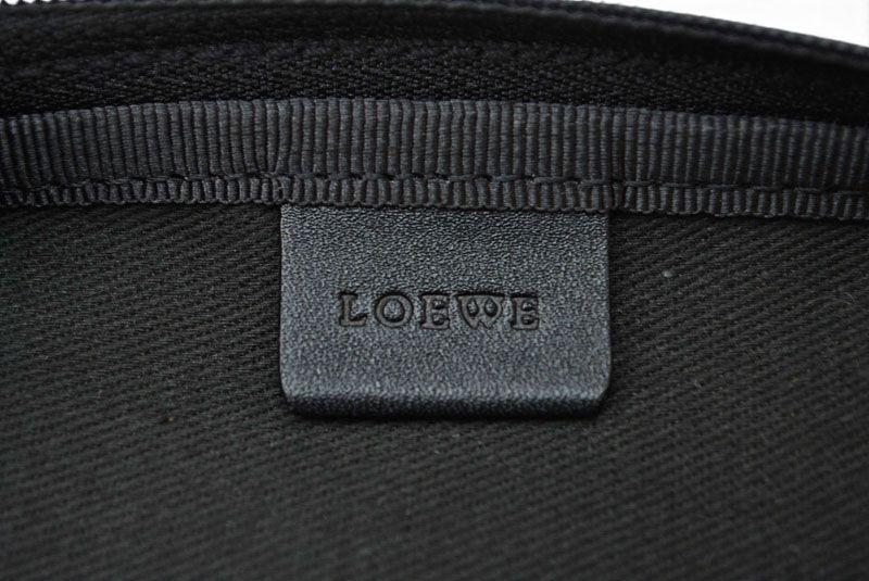 ロエベ コスメポーチ/化粧ポーチ LOEWE ポーチ キャンバス アナグラム ベージュ/ブラック【中古】 ロエベ コスメポーチ/化粧ポーチ LOEWE ポーチ キャンバス アナグラム ベージュ/ブラック【中古】