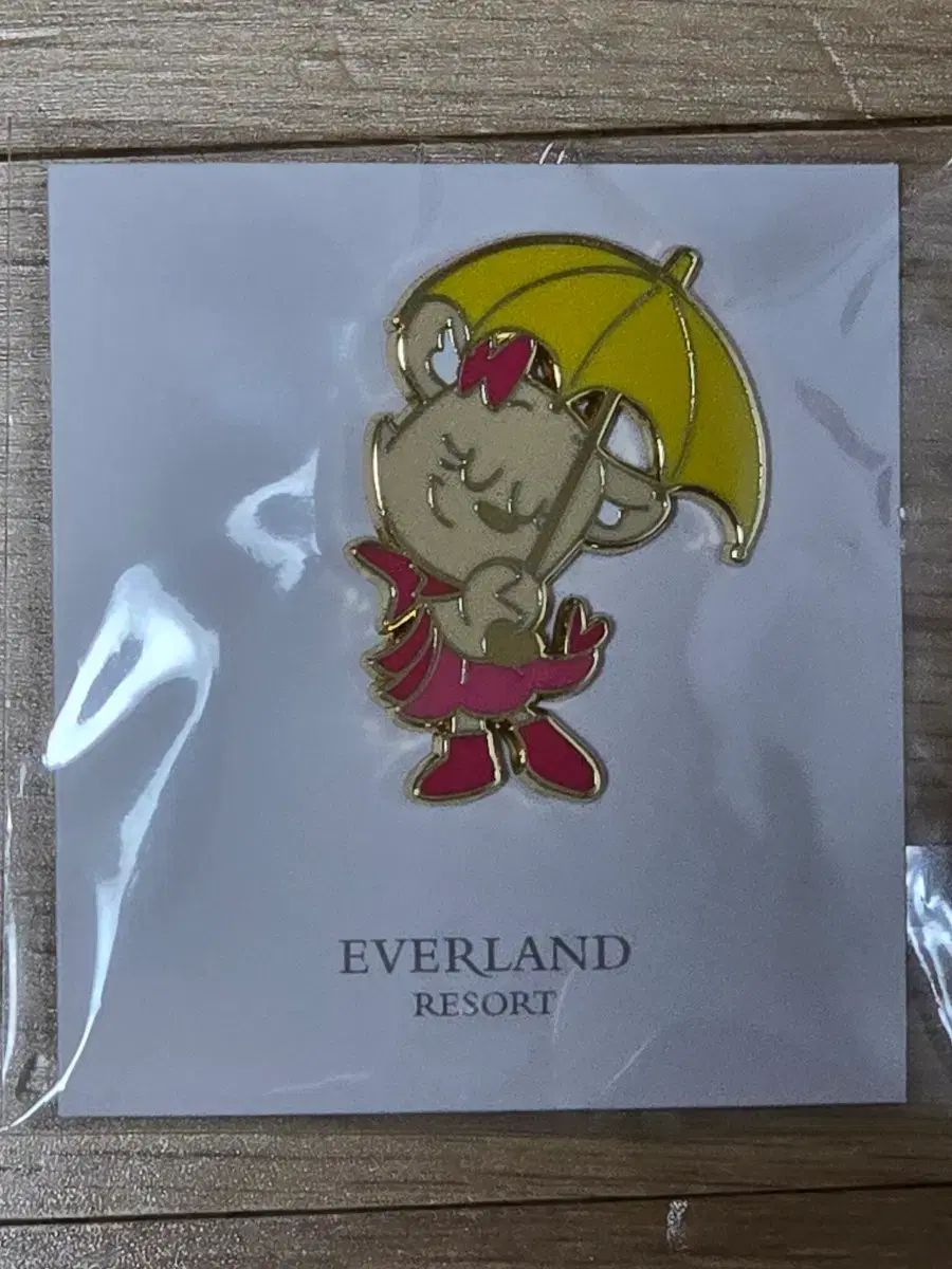 EVERLAND レイン バッジ 新品 10,287円