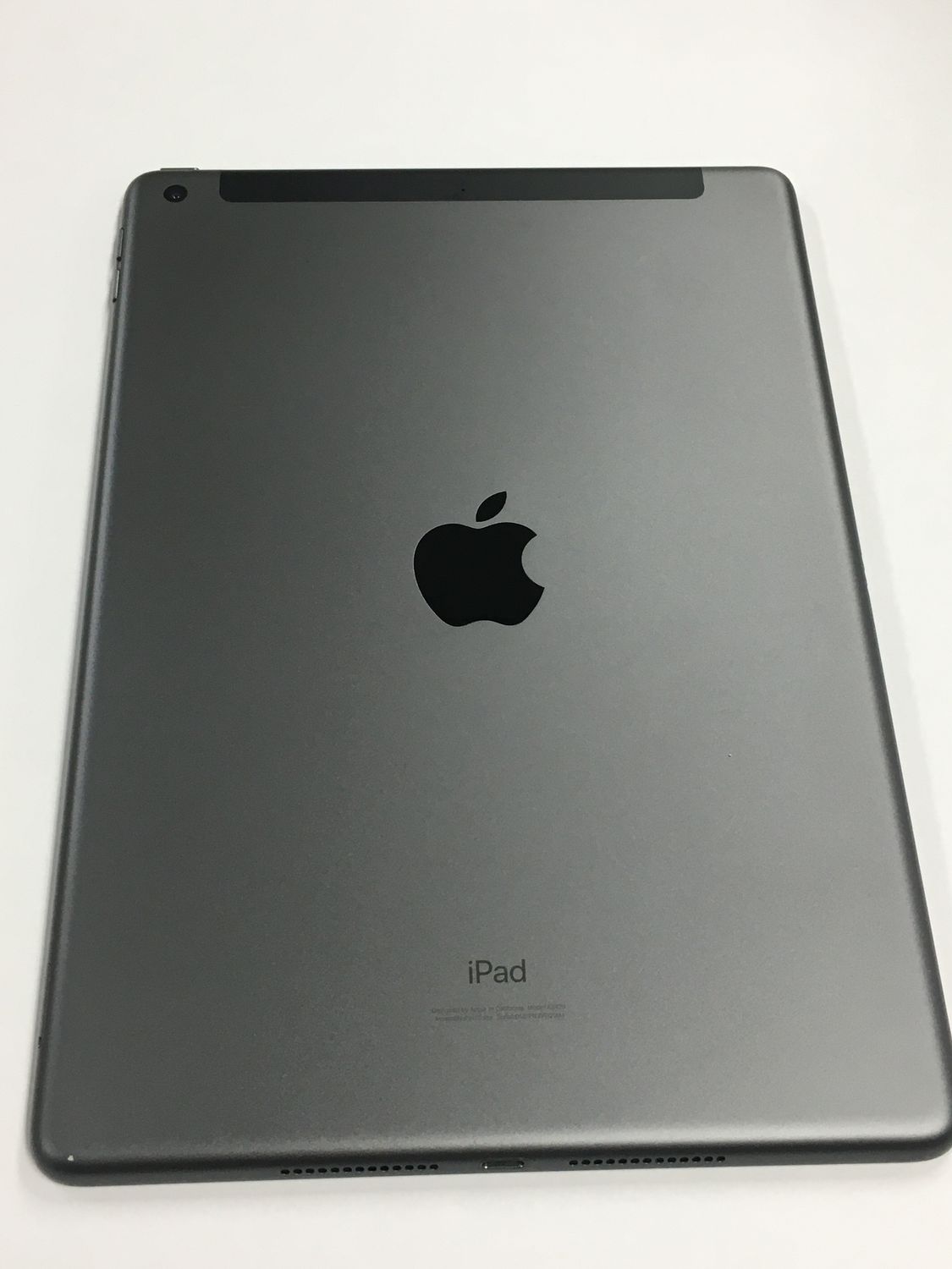 液晶美品 電池86％ Apple iPad 10.2インチ (第8世代) 32GB スペース