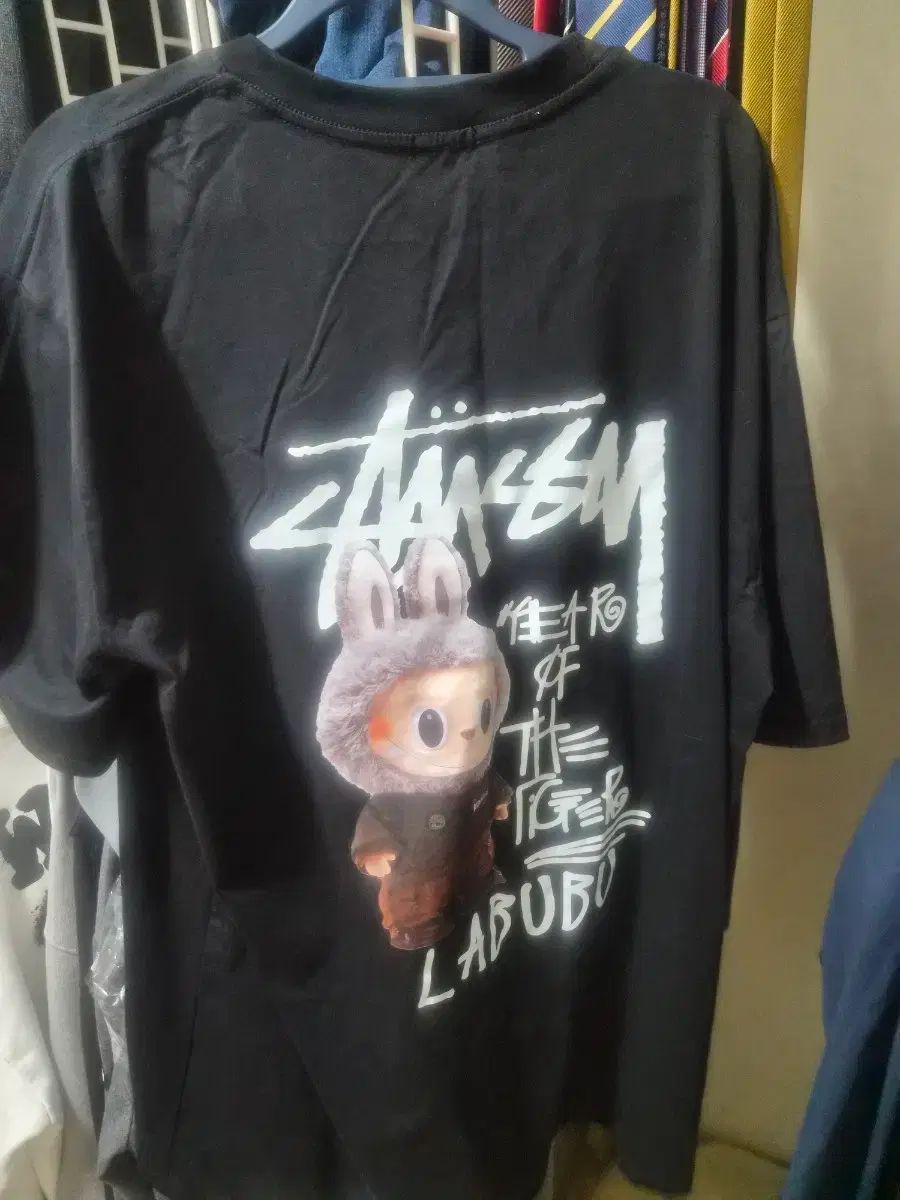 STUSSY ラブブ コラボ Tシャツ ブラック 6,811円