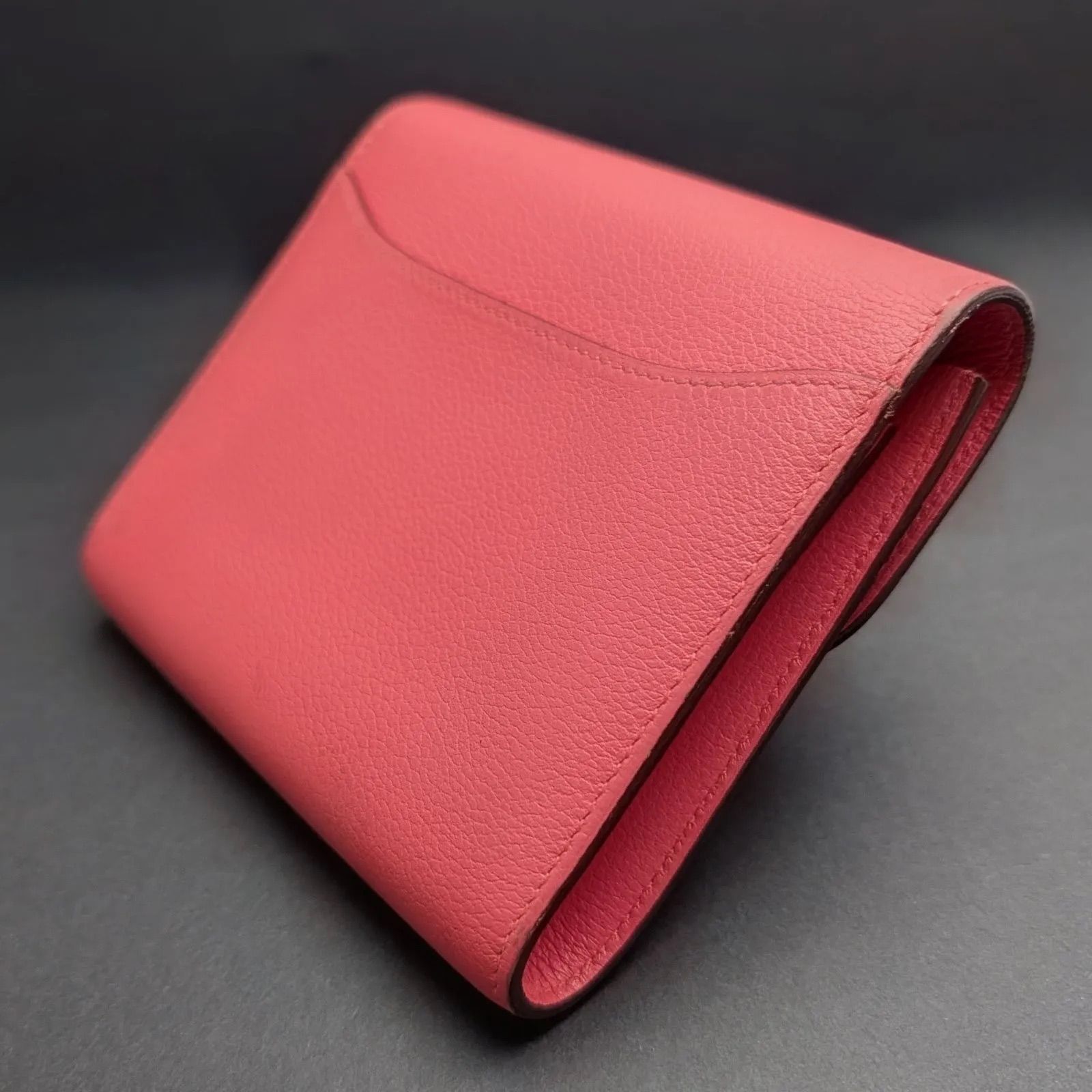 新品・未使用級】HERMES エルメス コンスタンス コンパクト