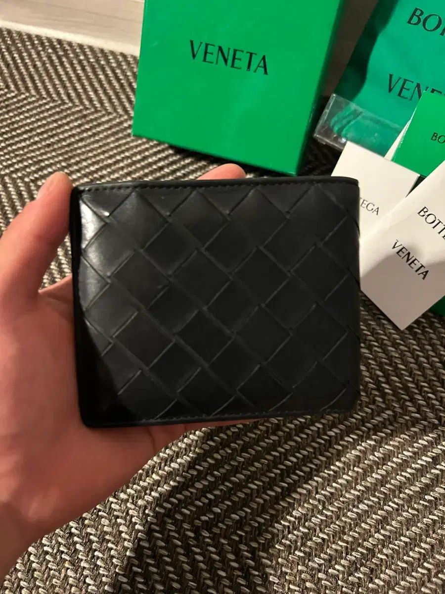 BOTTEGA VENETA ボッテガ・ヴェネタ イントレチャート 二つ折り財布