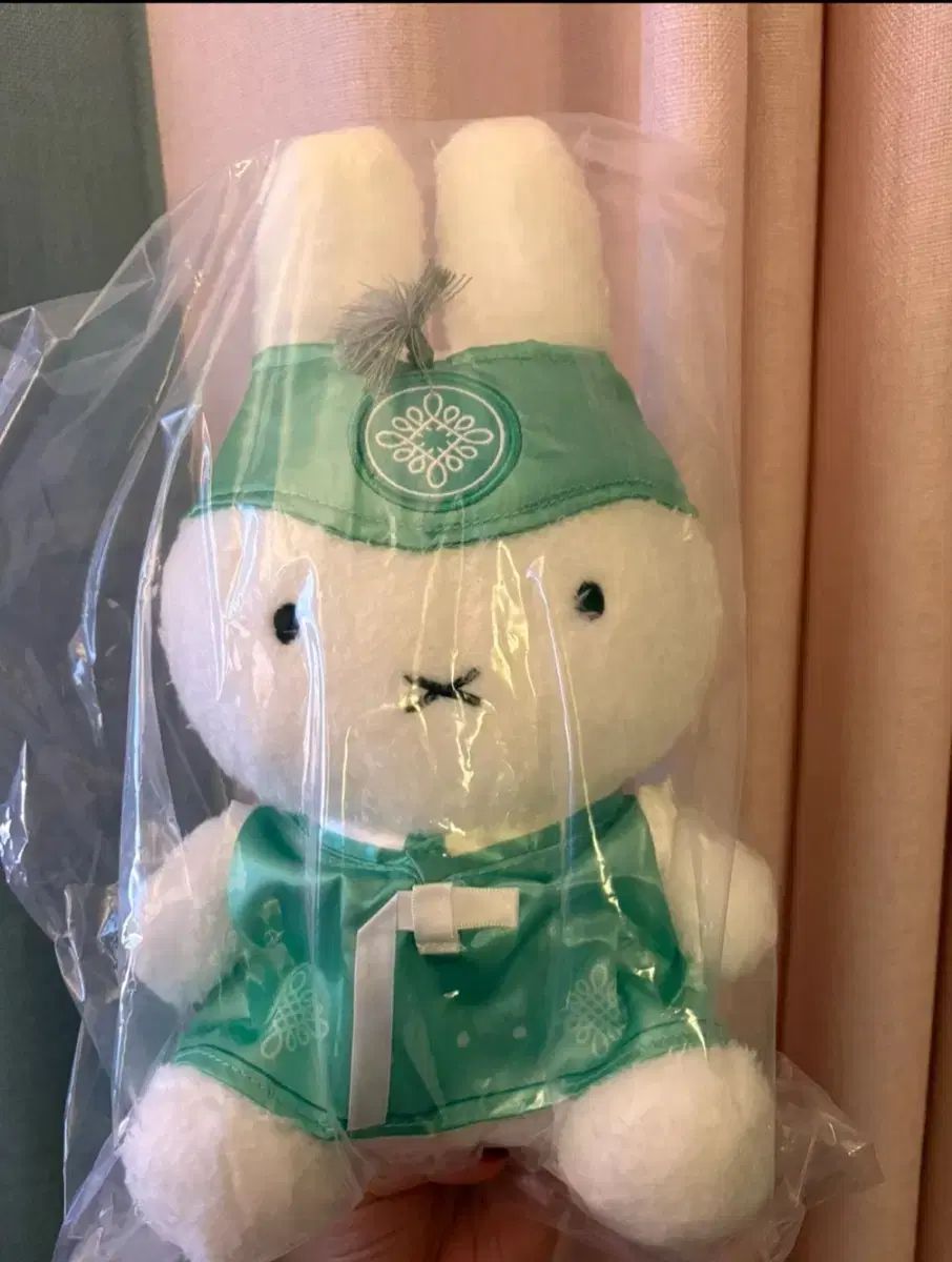 ミッフィー 70周年 チマチョゴリ エディション ぬいぐるみ 新品