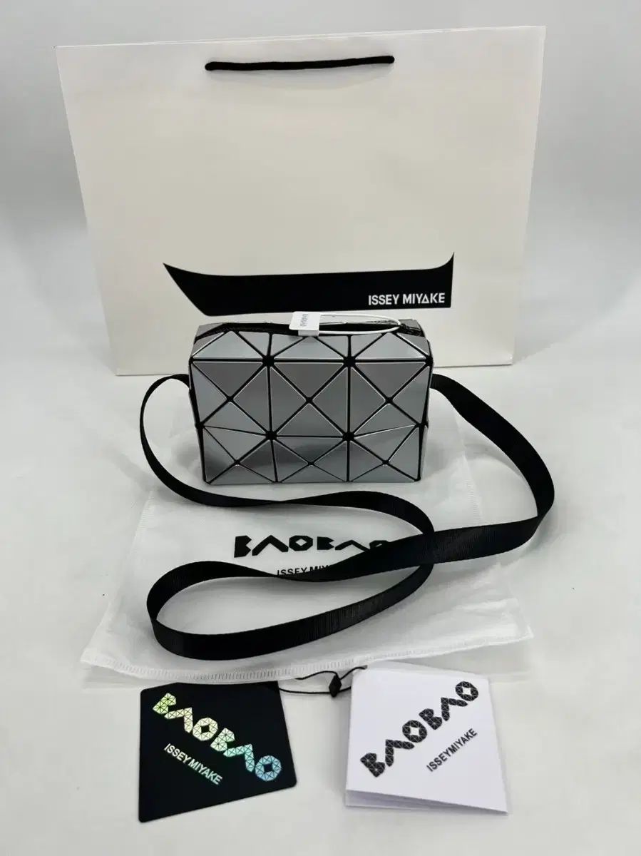 ISSEY MIYAKE イッセイミヤケ クロスバック