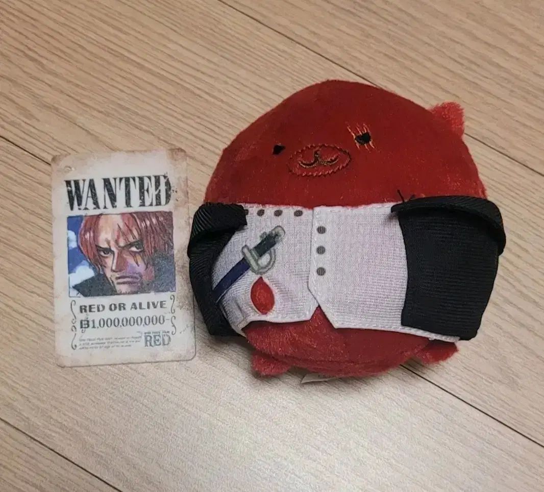 ONE PIECE シャンクス アミマル ぬい 劇場版 手配書 バッジ キーホルダー まとめ