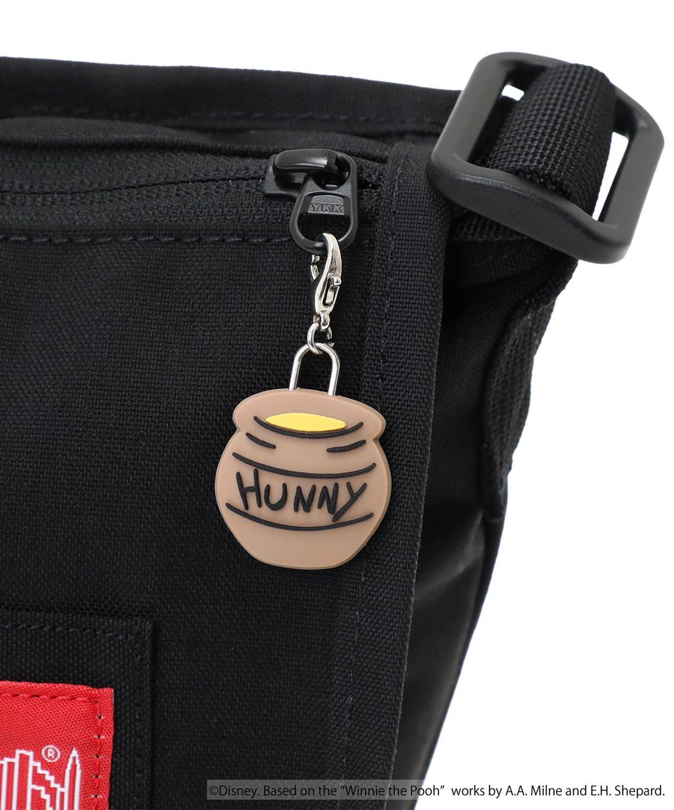 【ムラスポ公式】新品 Manhattan Portage マンハッタンポーテージ ショルダーバッグ NYLON MESSENGER BAG JR SLIM FZP POOH プーさん MP1605JRSFZPPH