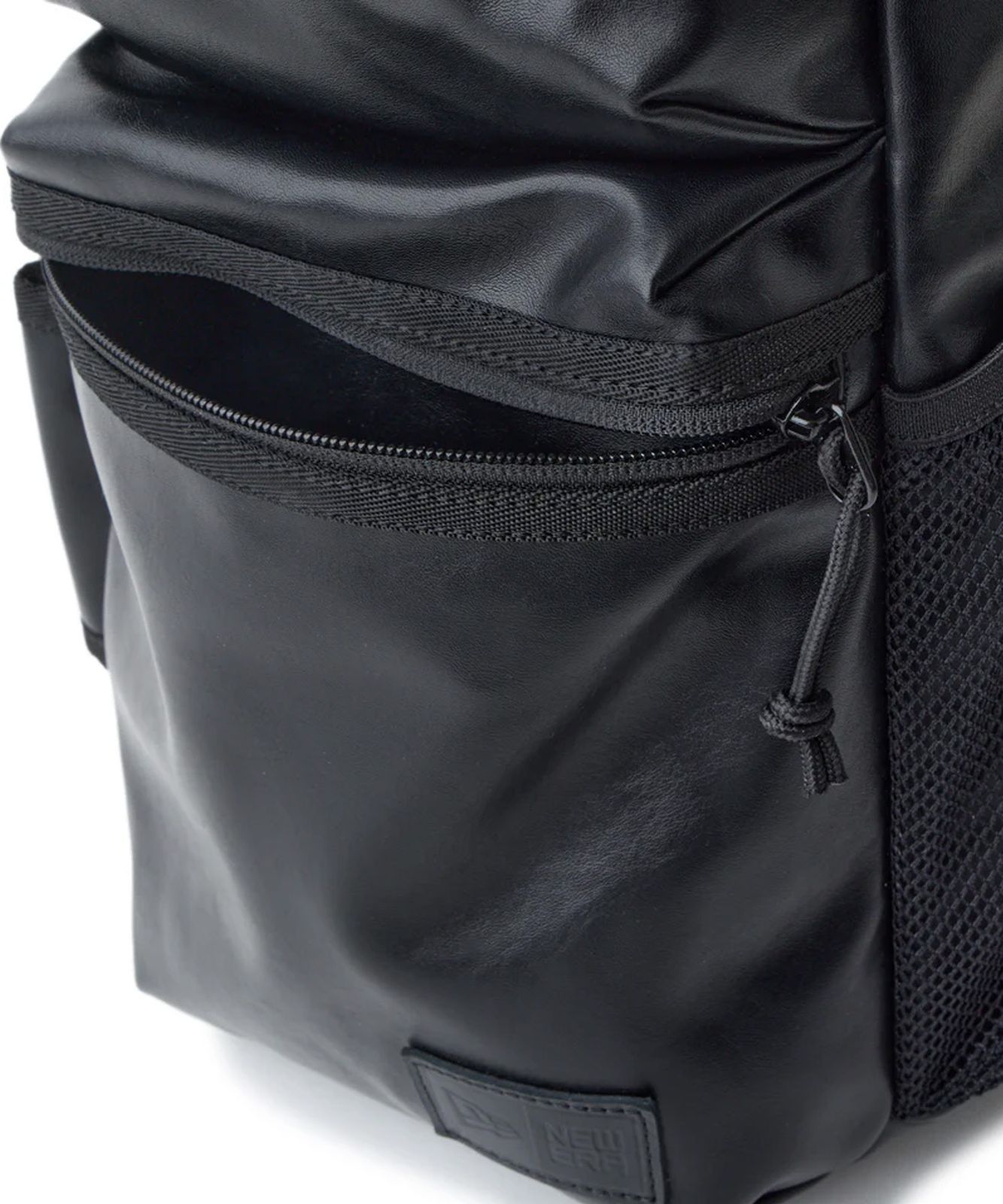 【ムラスポ公式】新品 NEW ERA ニューエラ ボディバッグ スリングボディバッグ 12L シンセティックレザー ブラック 14750855 【ムラスポ公式】新品 NEW ERA ニューエラ ボディバッグ スリングボディバッグ 12L シンセティックレザー ブラック 14750855