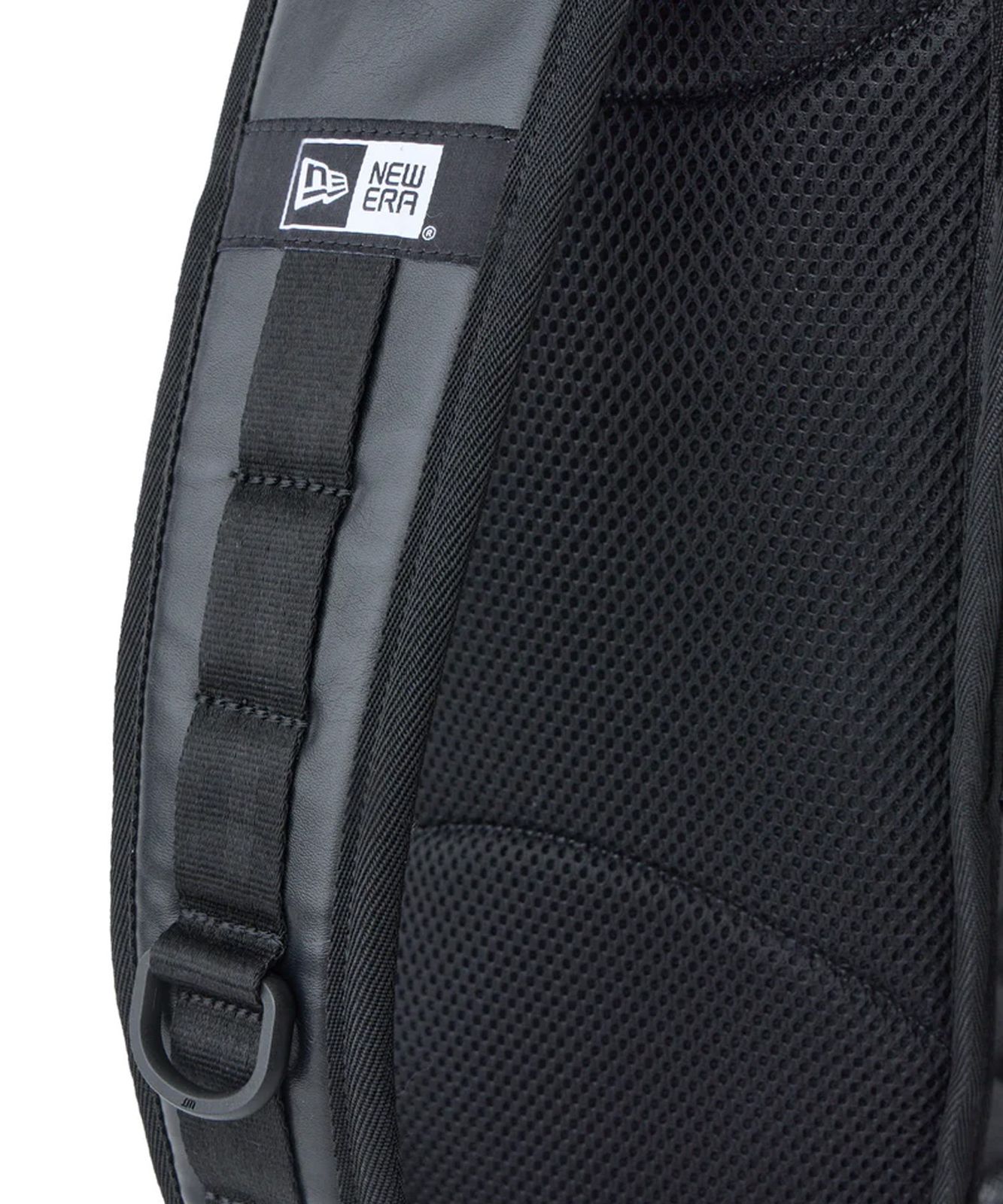 【ムラスポ公式】新品 NEW ERA ニューエラ ボディバッグ スリングボディバッグ 12L シンセティックレザー ブラック 14750855 【ムラスポ公式】新品 NEW ERA ニューエラ ボディバッグ スリングボディバッグ 12L シンセティックレザー ブラック 14750855