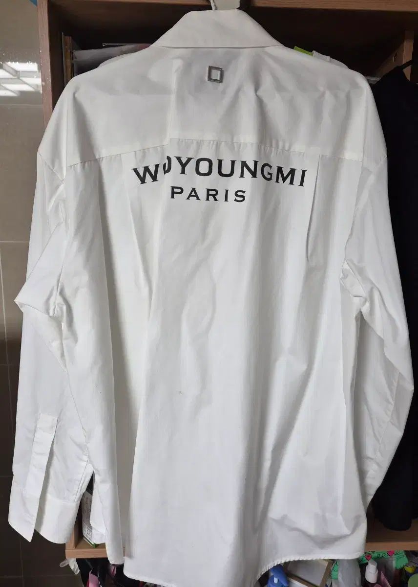 WOOYOUNGMI ウーヨンミ コットン バックロゴ シャツ 白 - 23SS