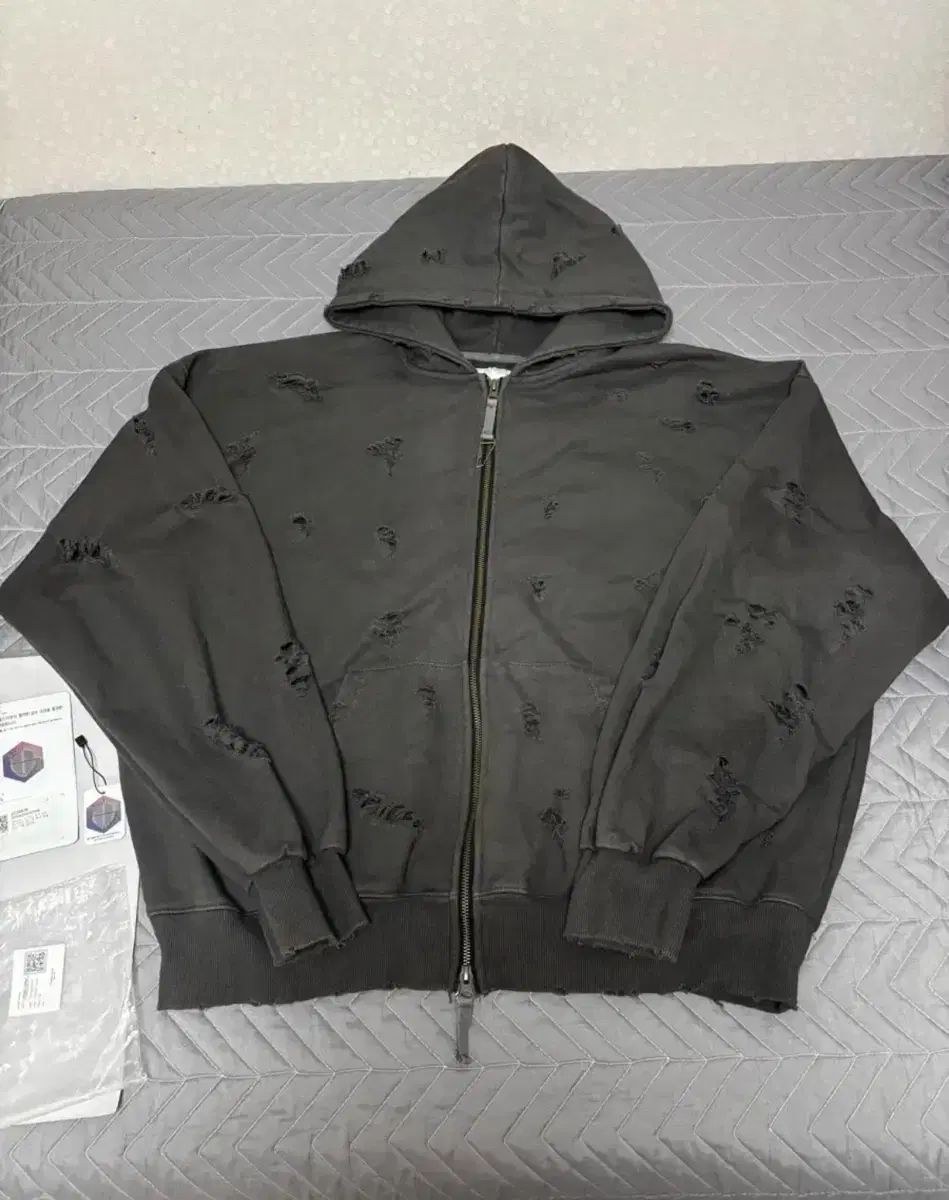 アンダーマイカー オーバーサイズ ダメージ ジップアップパーカー HUNTER GREEN アンダーマイカー オーバーサイズ ダメージ ジップアップパーカー HUNTER GREEN