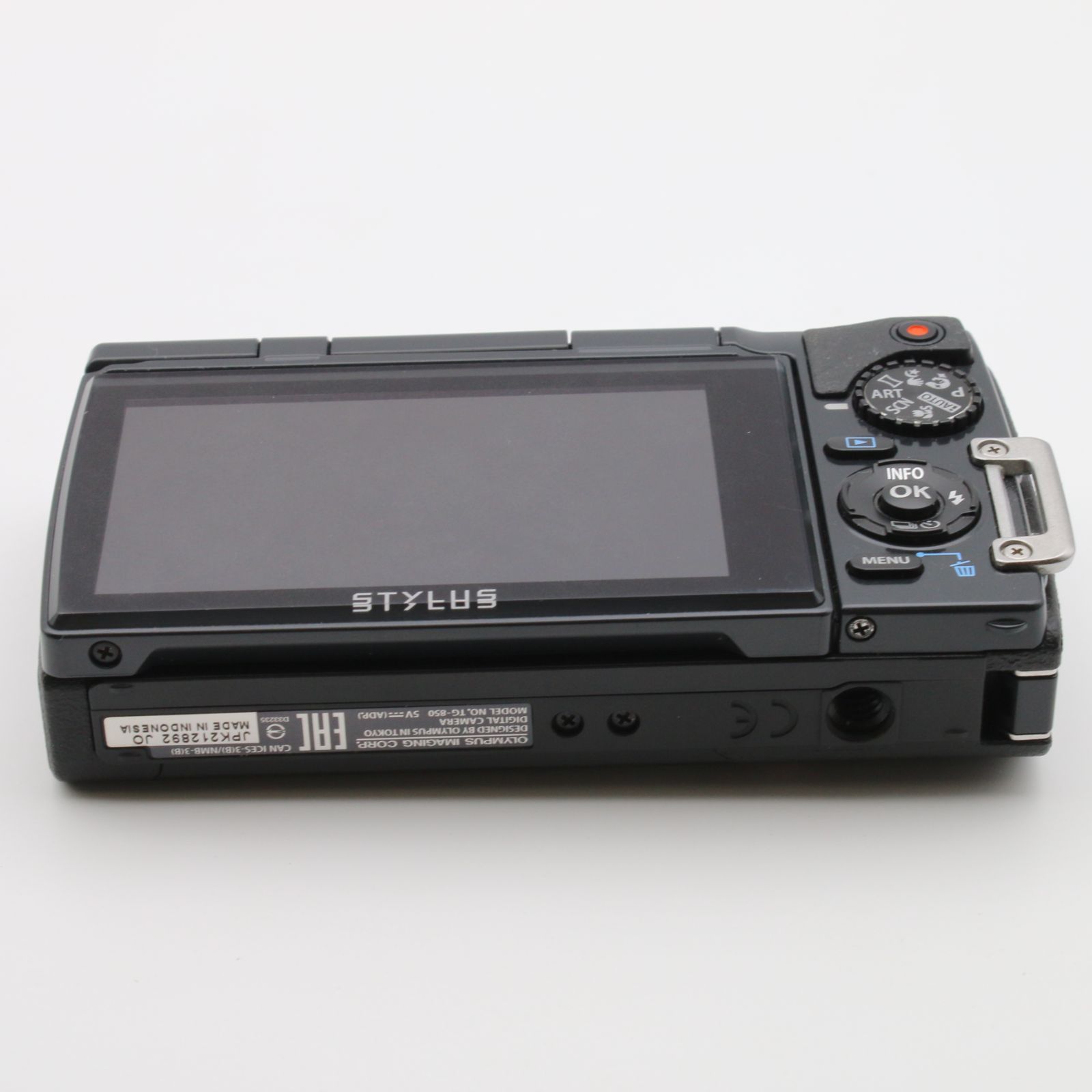 極上品】 OLYMPUS STYLUS TG-850 Tough ブラック 可動式液晶モニター