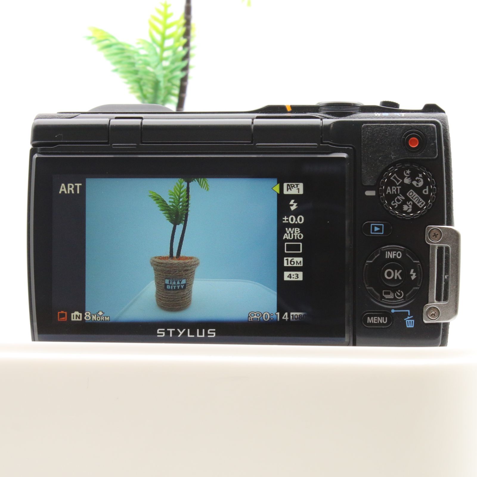 極上品】 OLYMPUS STYLUS TG-850 Tough ブラック 可動式液晶モニター