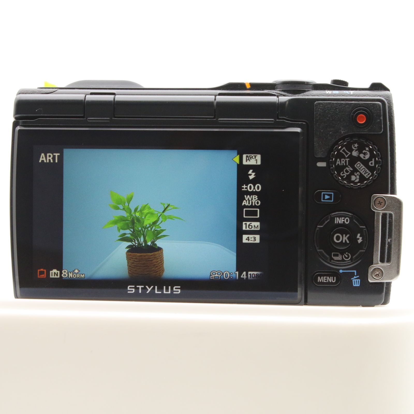 極上品】 OLYMPUS STYLUS TG-850 Tough ブラック 可動式液晶モニター