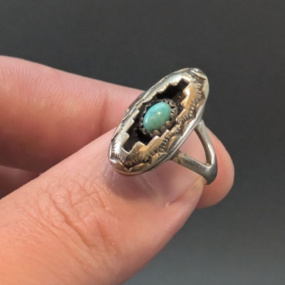ZUNI ズニ族 ターコイズ シルバー925 13号 インディアンジュエリー ヴィンテージ 作家物 ZUNI ズニ族 ターコイズ シルバー925 13号 インディアンジュエリー