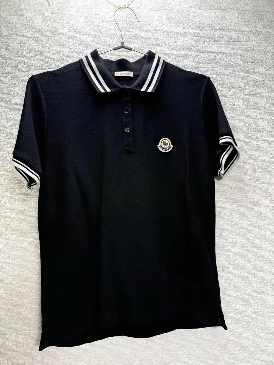 MONCLER モンクレール ブラック 3本線 KARA（カラ） Tシャツ