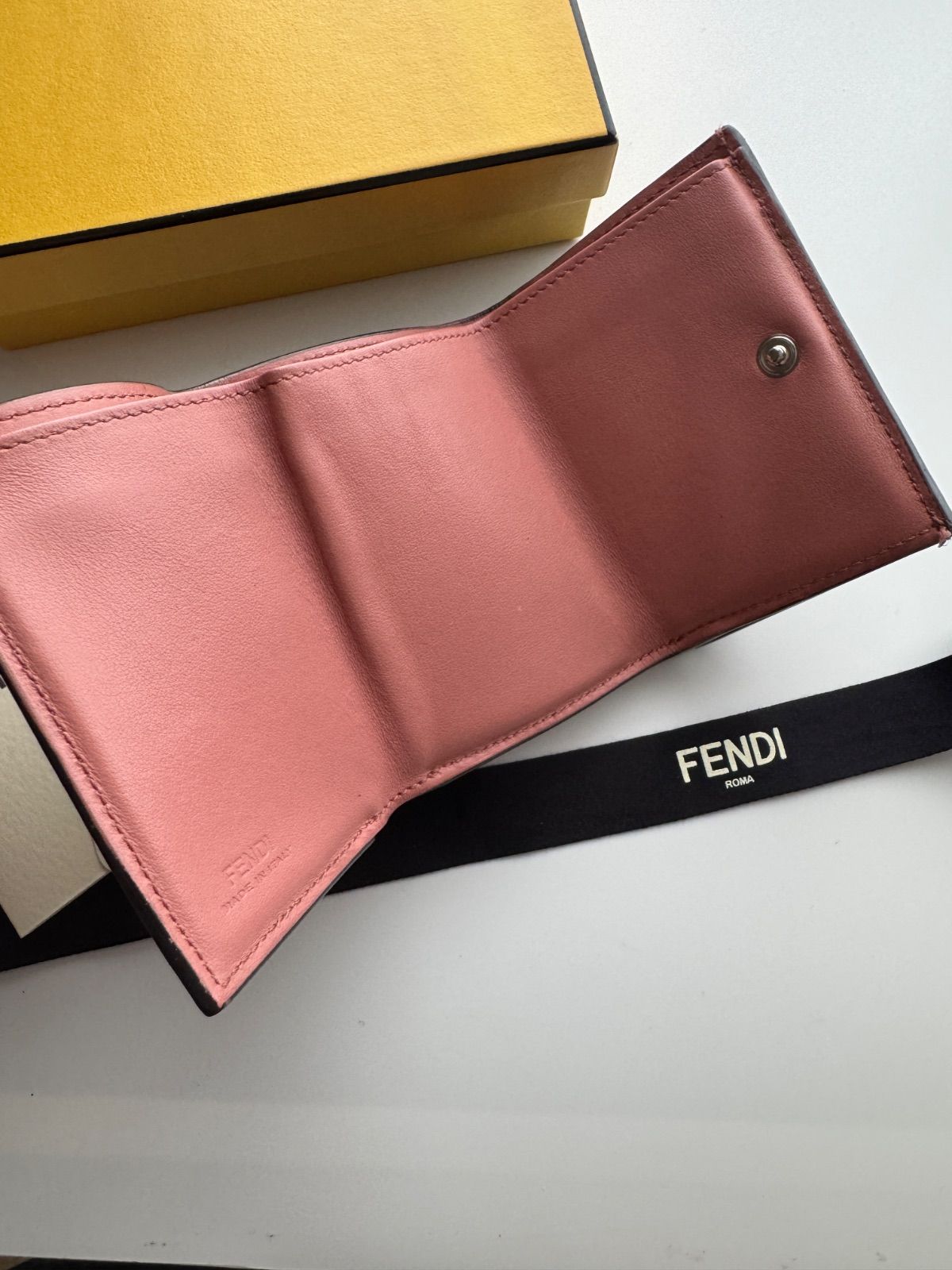 【美品】 459 FENDI フェンディ 3つ折り財布