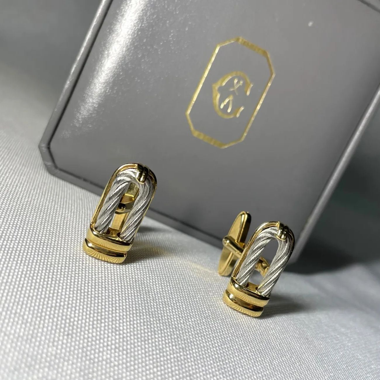 PHILIPPE CHARRIOL ゴールドシルバー カフリンクスビンテージ品 美品 PHILIPPE CHARRIOL フィリップシャリオール ワイヤー カデナ