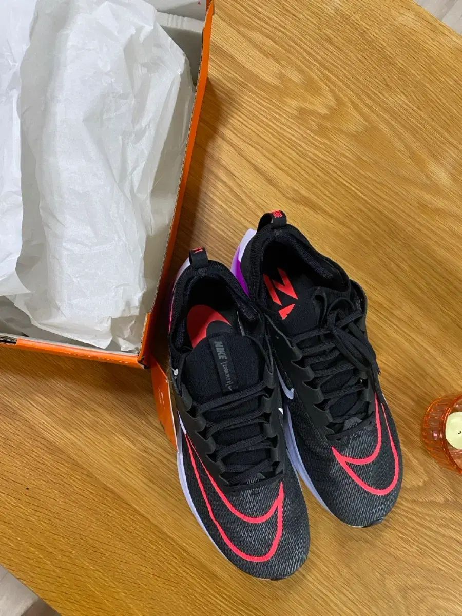 ナイキ ズームフライ4 ランニングシューズ 290 新品