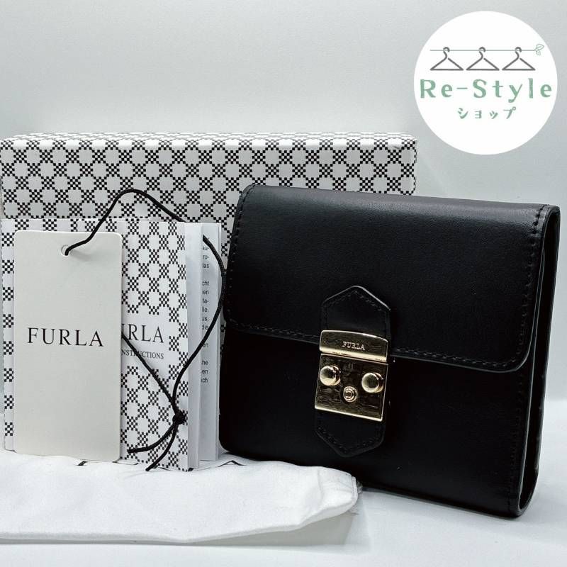 【極美品】フルラ レザー メトロポリス 三つ折り財布 黒 コンパクトウォレット FURLA フルラ 二つ折り財布 メトロポリス ロゴプレート 小物